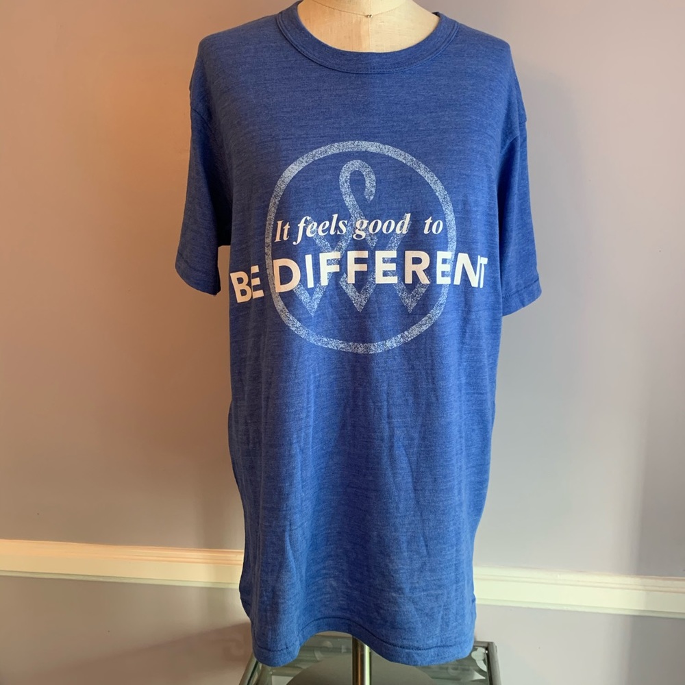 Alternative Earth unisex blue t-shirt It feels good to BE DIFFERENT Size Large